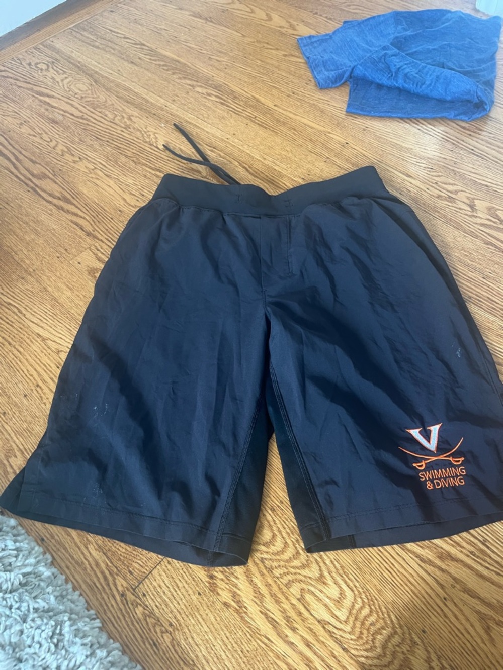 Lululemon size medium black workout shorts
